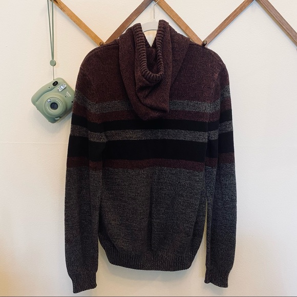 Men’s Striped Knit Hoodie - Picture 4 of 5